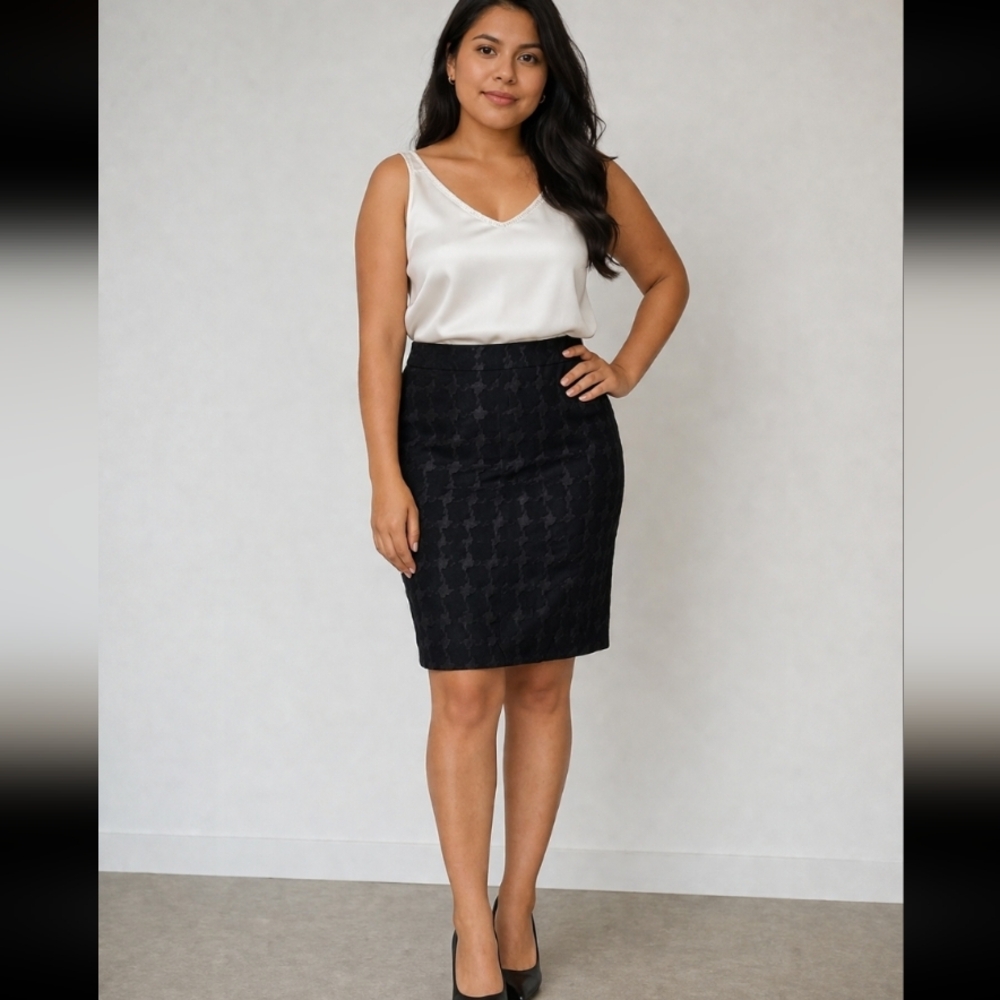 JACLYN SMITH 6 Textured Houndstooth Black Skirt